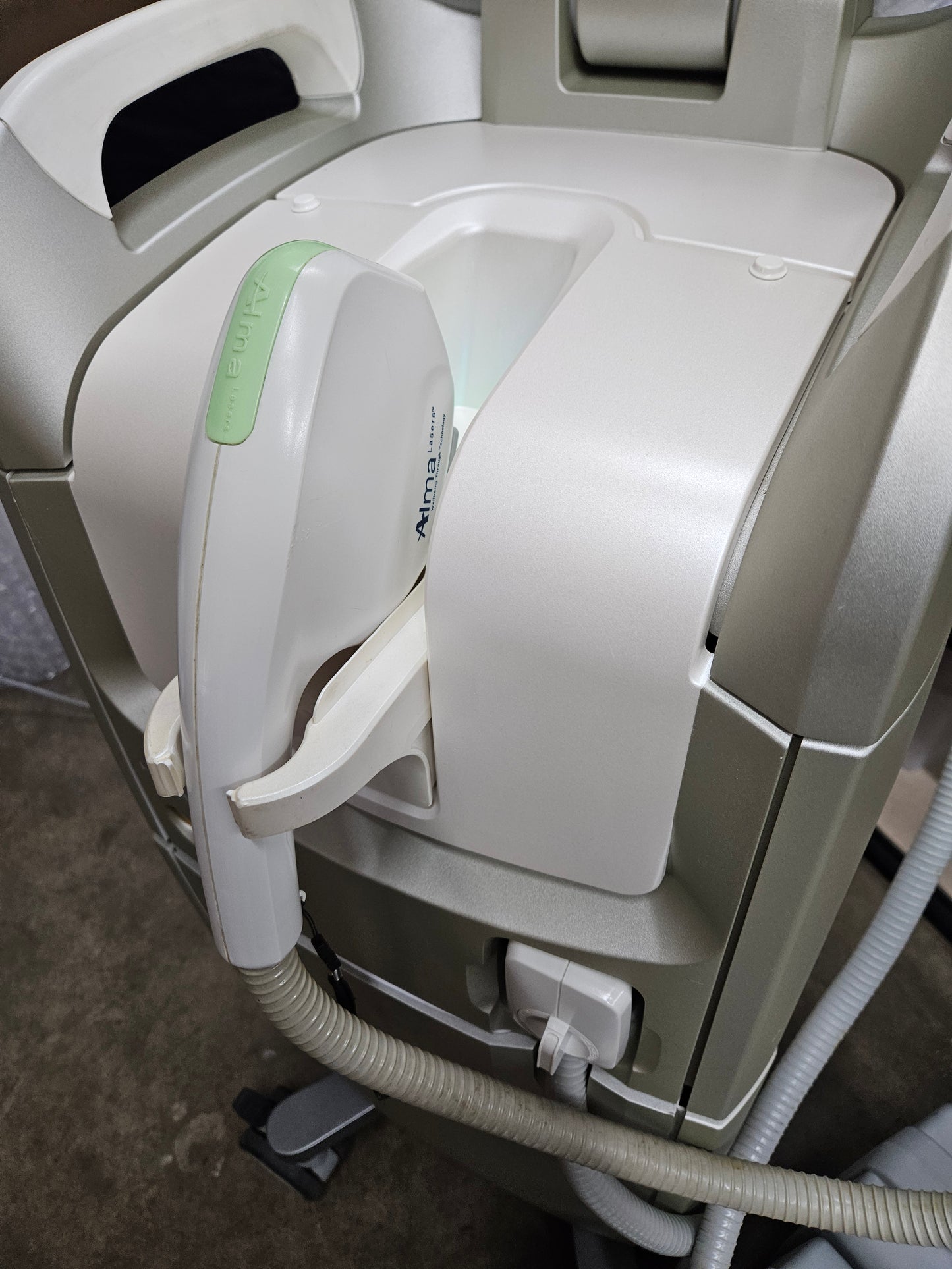 Certified Pre-Owned Alma Harmony XL System with SHRPRO, DyeVL, iPixel Handpieces