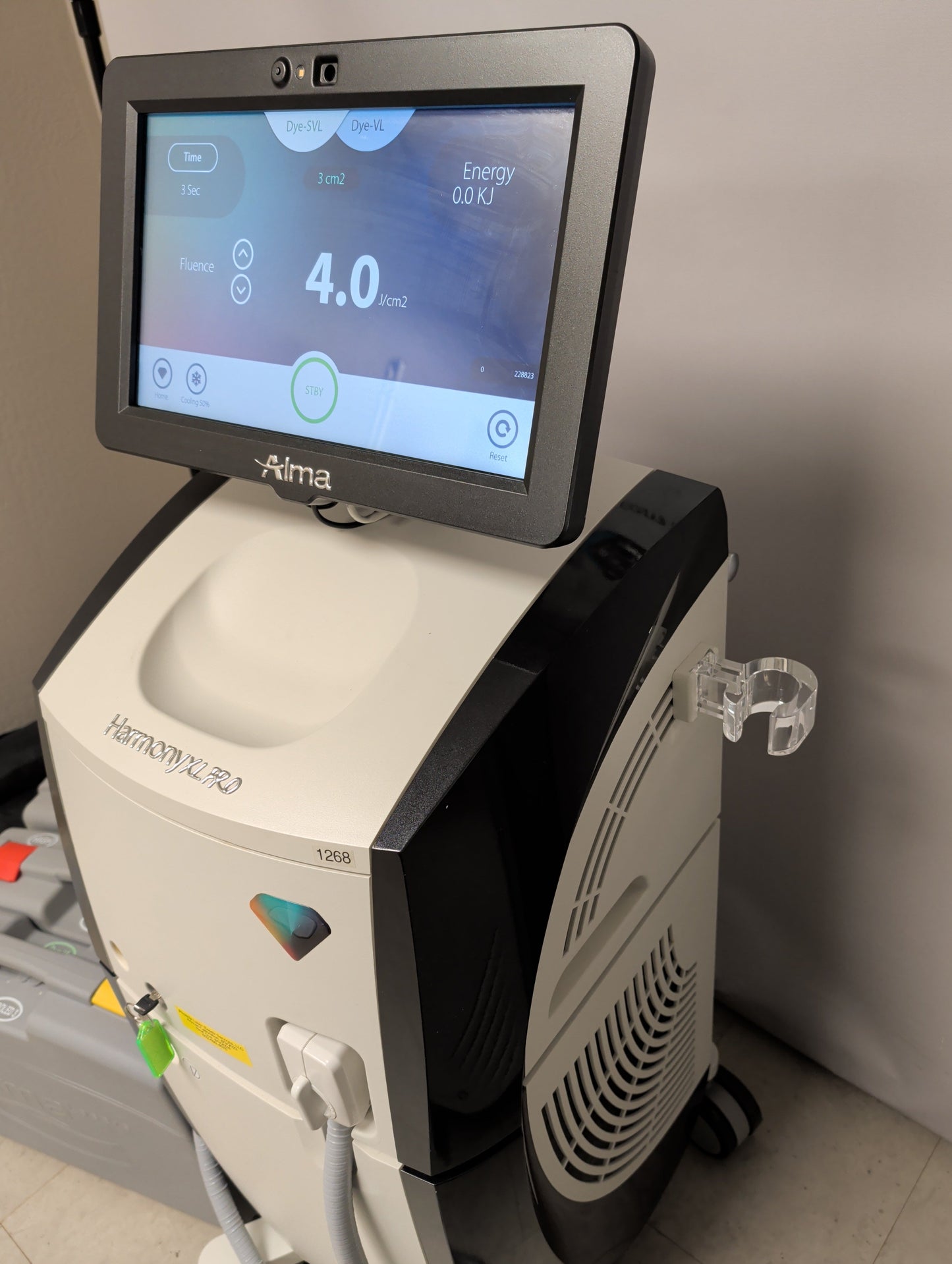 2016 Alma Lasers HARMONY XL PRO with DyeVL, SHRPRO, and Clearlift
