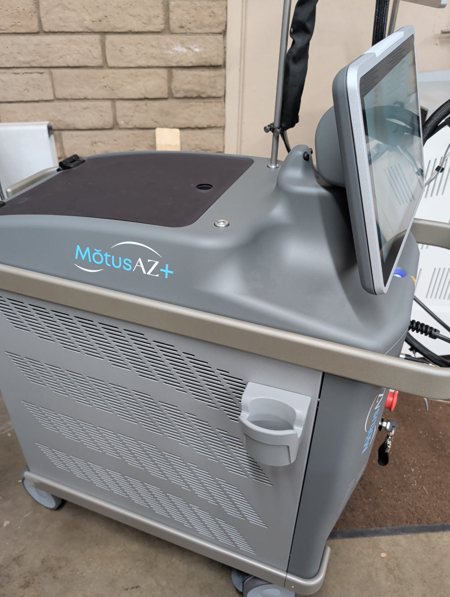 2023 DEKA Motus AZ+ Hair Removal and Vascular Treatments